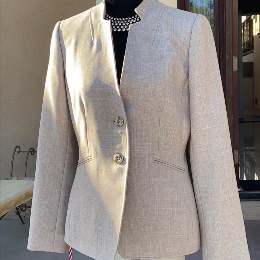 Tahari , Blazer
